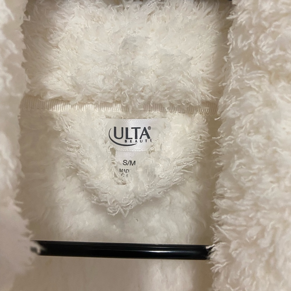 Ulta Beauty Robe. Size Small - Picture 2 of 3